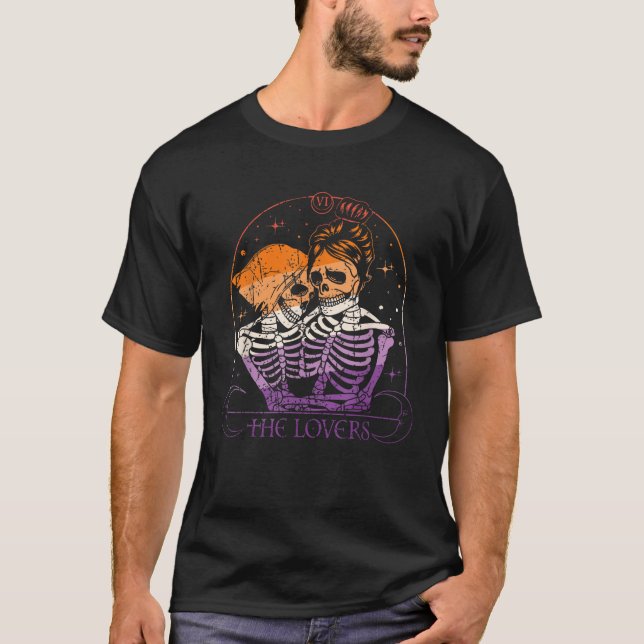 T-shirt Lesbian Couple Love Tarot Card LGBTQ Skeleton Va (Devant)