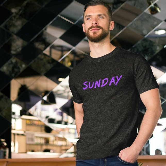 T-shirt Lettering Design ‘Sunday’ in Purple (Créateur téléchargé)