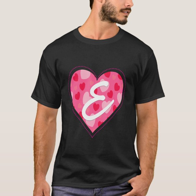T-shirt Lettre Monogramme initiale E Motif cardiaque pour  (Devant)