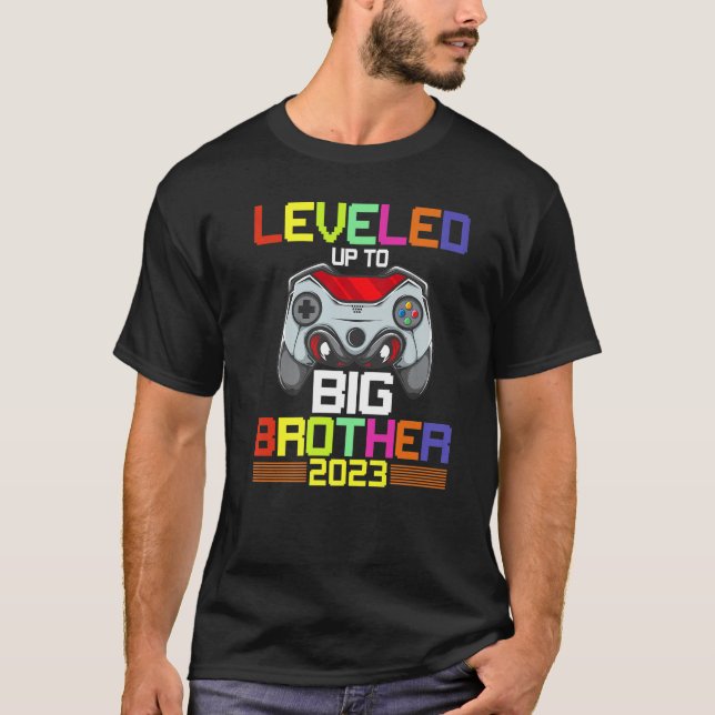 T-shirt Leveled Up To Big Brother 2023 Gamer Big Bro Boys  (Devant)