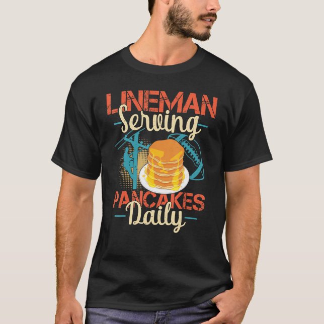 T-shirt Lineman Serving Pancakes Funny Football Player (Devant)