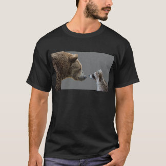 T-shirt L'ours grisonnant rencontre le raton laveur