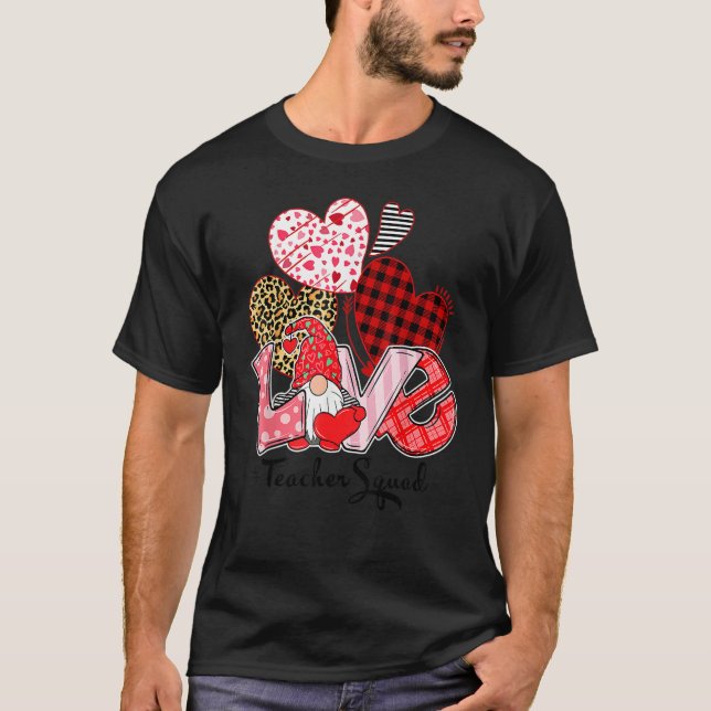 T-shirt Love Gnome Valentines Day Red Buffalo Plaid Leopar (Devant)