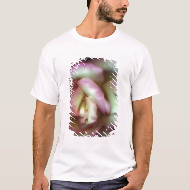 T-shirt <Love is a Rose> par Nathan Griffith (Devant)