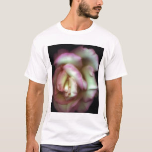 T-shirt <Love is a Rose> par Nathan Griffith
