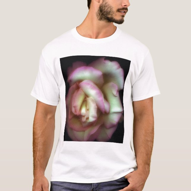 T-shirt <Love is a Rose> par Nathan Griffith (Devant)