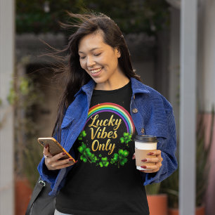 T-shirt Lucky Vibes seulement shamrock irish arc-en-ciel s