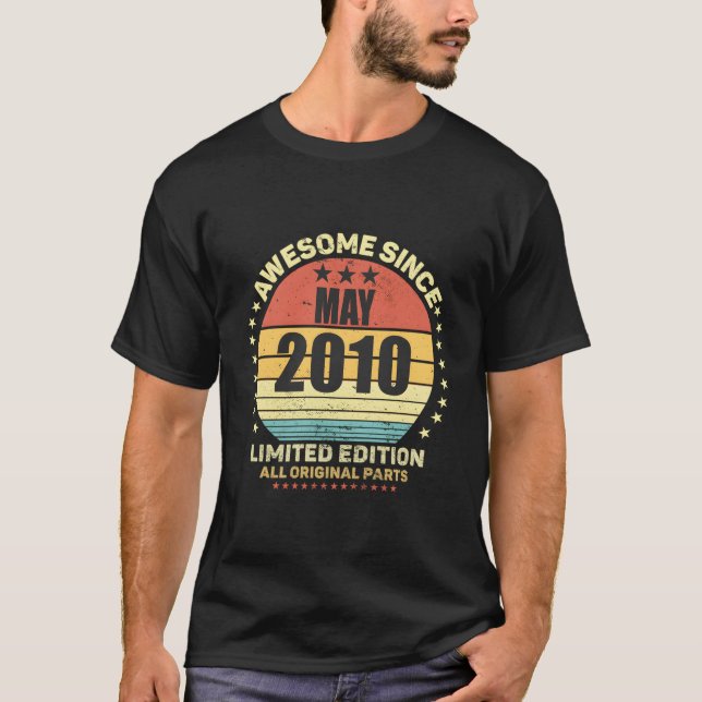 T-shirt Magnifique Depuis Mai 2010 13E (Devant)