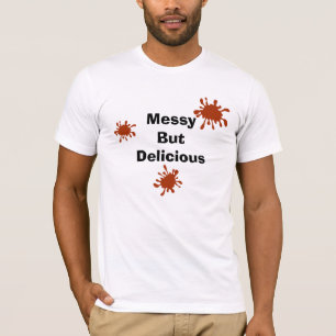 T-shirt malpropre mais délicieux de sauce à BBQ