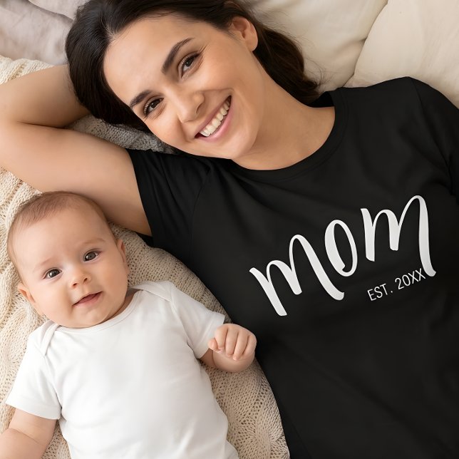 T-shirt Maman a fondé un script blanc personnalisé Nouvel  (Créateur téléchargé)