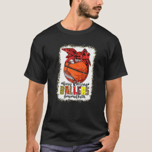 T-shirt Maman de basketteurs et de footballeurs occupée à