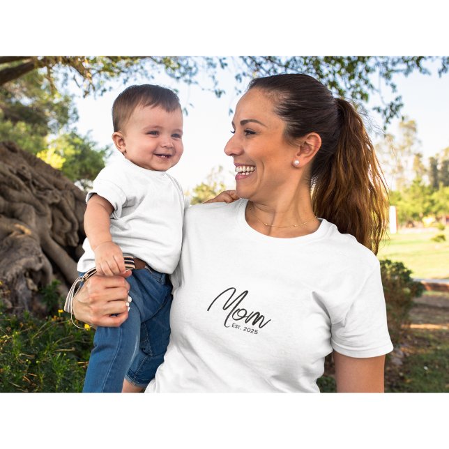 T-shirt maman établi en noir (Créateur téléchargé)