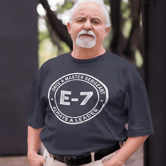 T-shirt Master Sergeant Retirement Gift (Créateur téléchargé)