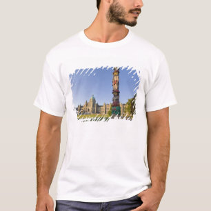T-shirt Mât totem sur l'édifice du Parlement à