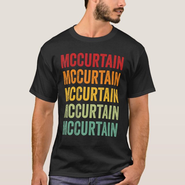 T-shirt McCurtain County Oklahoma Rainbow Text Design (Devant)