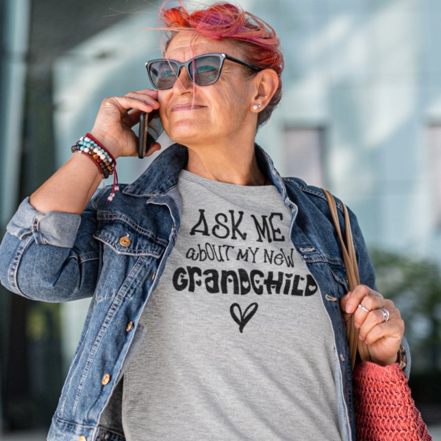 T-shirt Me Demander À Propos De Mon Nouveau Petit Enfant N (Créateur téléchargé)