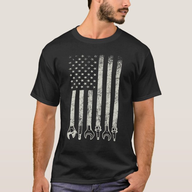 T-shirt Mécanicien De Voiture Usa Drapeau Wrench Et Spark  (Devant)