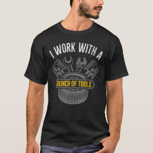 T-shirt Mécanique Je Travaille Avec Un Ensemble D'Outils M