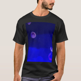 T-shirt Méduse luminescente dans un aquarium