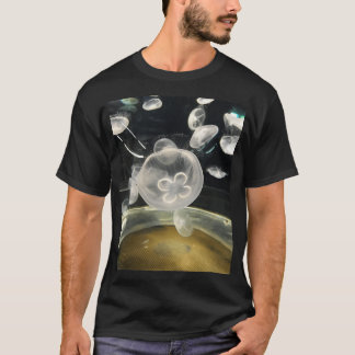 T-shirt Méduse transparente nageant librement