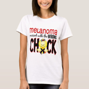T-shirt Mélanome sali avec le poussin faux