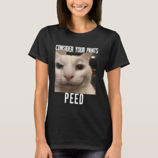 T-shirt Mème de chat drôle qui a fait pipi bizarrement dan