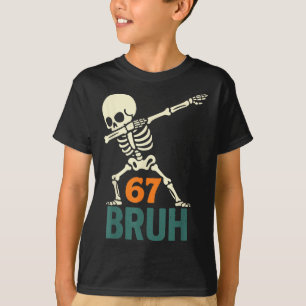 T-shirt Mème de Halloween Bruh numéros six sept squelette