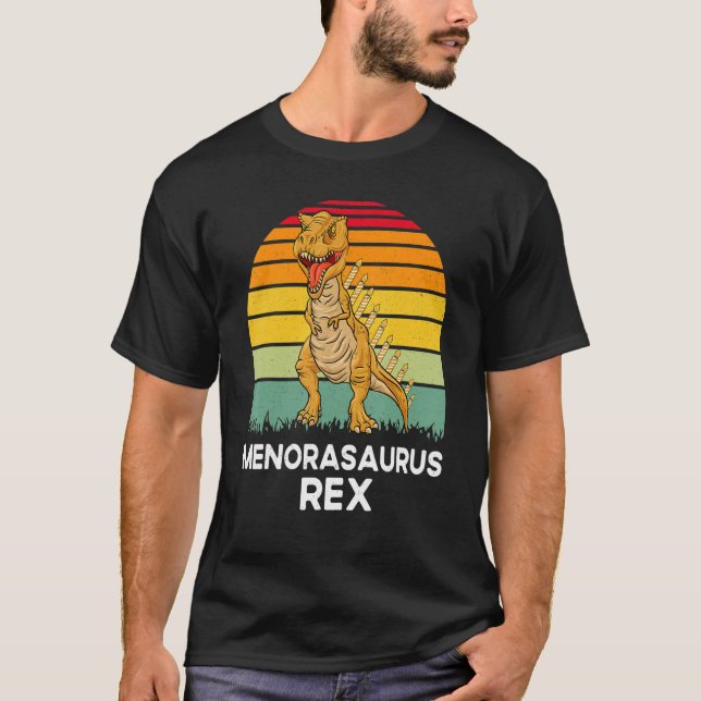 T-shirt Menorasaurus Rex  Dinosaur Rex Hanukkah Menora Pun (Devant)