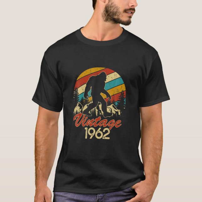 T-shirt Mens Bigfoot Né En 1962 Anniversaire Sasquat Vinta (Devant)