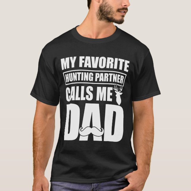 T-shirt Mens Mon Partenaire De Chasse Favorite M'Appelle P (Devant)