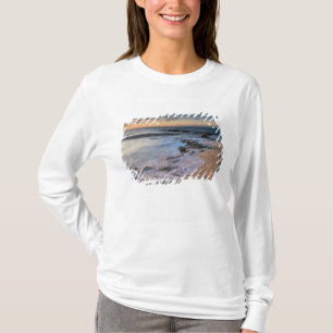 T-shirt Mer des Caraïbes, Îles Caïmans. Vagues déferlantes