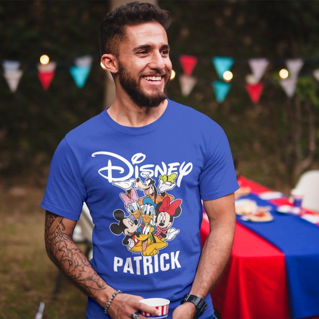 T-shirt Mickey et amis 2 Côtés - Vacances en famille (Person wearing t-shirt)