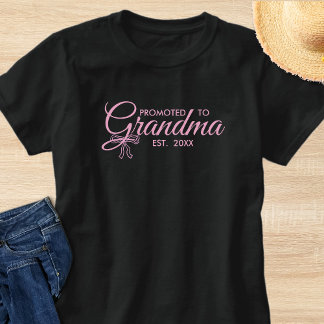 T-shirt Minimalist Pink Promoted To Grandma Est Year