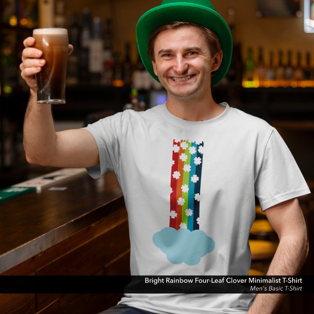 T-shirt minimaliste à quatre feuilles à arc-en-cie (St. Patrick's Day T-Shirt with a Minimalist Rainbow and Four-Leaf Clover Design.)
