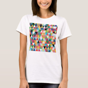 T-shirt modelé par triangle géométrique coloré