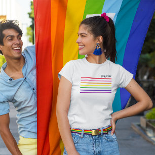 T-shirt Mois gay pride LGBTQ - Stripes de texte couleur ar