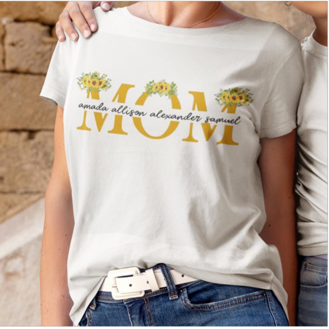 T-shirt MOM personnalisé avec nom d'enfant (Créateur téléchargé)