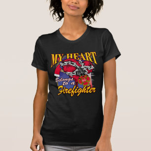 T-shirt Mon coeur appartient à un sapeur-pompier