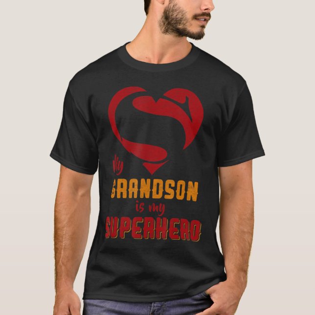 T-shirt Mon Petit-Fils Est Superhero T Chemise Don Mère Fa (Devant)