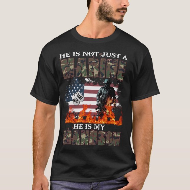T-shirt Mon Petit-Fils Est Une Grand-Mère Fière De Marine, (Devant)