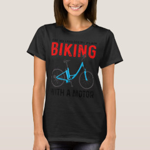 T-shirt Mon Régime De Retraite Vélo Avec Un Vélo À Moteur