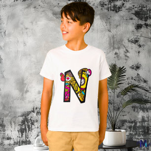 T-shirt Monogramme N tribal et doodle stylisé coloré et am