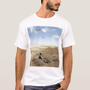 T-shirt Mouche d'Ospreys de MV-22B au-dessus d'hôpital