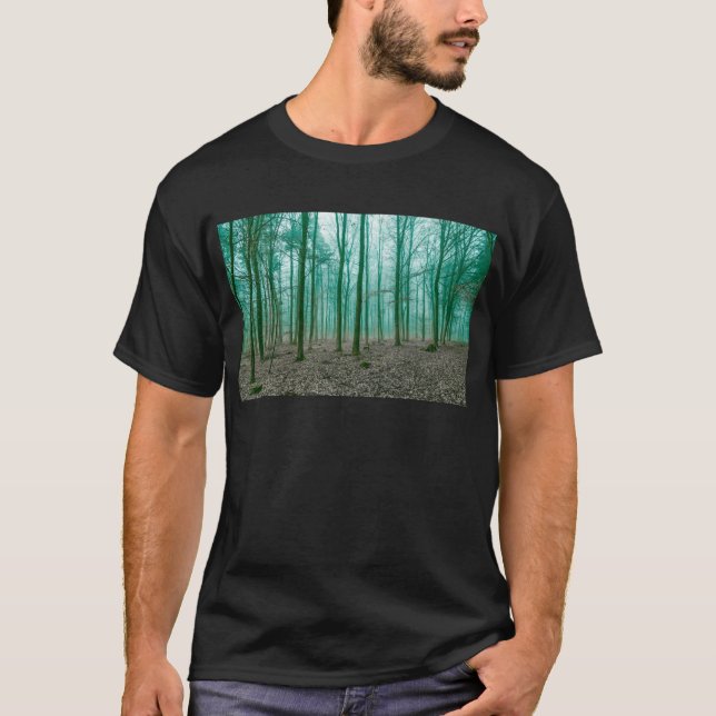 T-shirt Mystical Forest in the fog in Green (Devant)