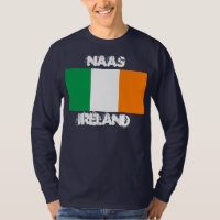 Naas, Irlande avec drapeau irlandais