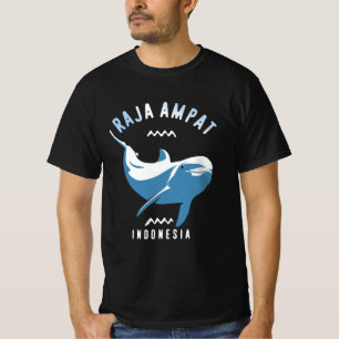T-shirt Nager avec des dauphins à Raja Ampat