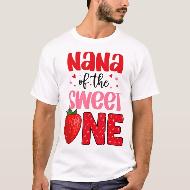 T-shirt Nana De Sweet One Strawberry Anniversaire Famille  (Devant)