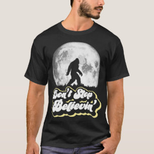 T-shirt N'arrêtez pas la Pleine lune rétro Bigfoot de Beli