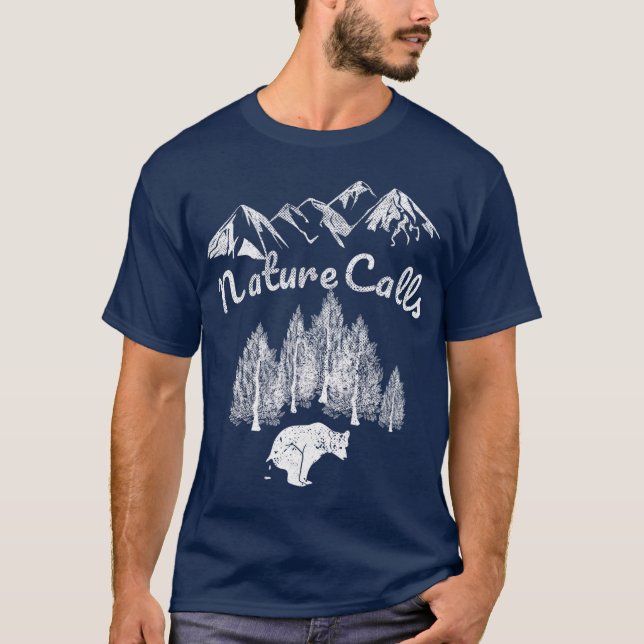 T-shirt Nature Calls Pooping Bear Blaze Orange Hunting (Devant)