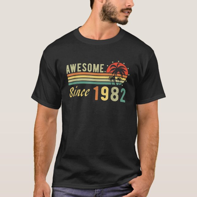 T-shirt Né En 1982 Magnifique Depuis 1982 Distressed Retro (Devant)